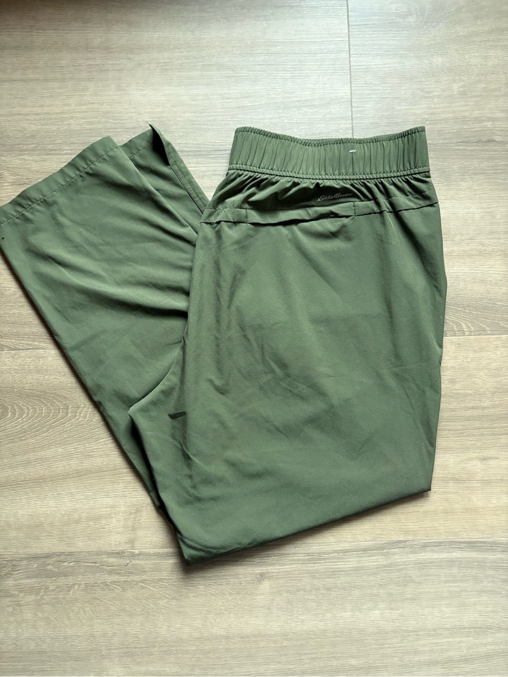 Eddie Bauer Crop Travel Trousers